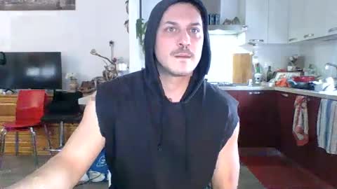 Snapshot of matteushh87 chatting on February 27, 9:54 am matteushh87 online show from February 27, 9:54 am