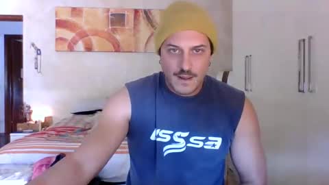 Snapshot of matteushh87 chatting on October 16, 9:39 am matteushh87 online show from October 16, 9:39 am