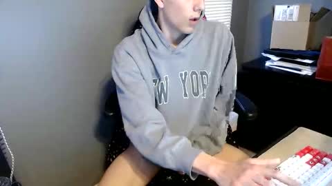 mattia online show from April 10, 2:13 pm