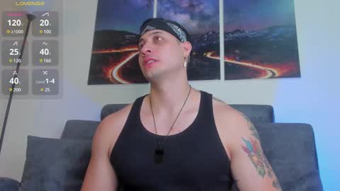 Snapshot of mattsaill_ chatting on February 27, 10:20 pm mattsaill_ online show from February 27, 10:20 pm