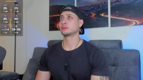 Snapshot of mattsaill_ chatting on February 7, 12:06 pm mattsaill_ online show from February 7, 12:06 pm