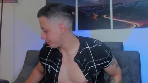Snapshot of mattsaill_ chatting on January 22, 1:42 am mattsaill_ online show from January 22, 1:42 am