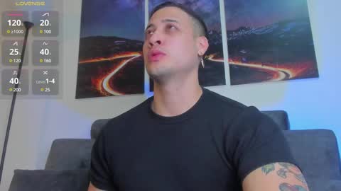 Snapshot of mattsaill_ chatting on February 23, 10:42 pm mattsaill_ online show from February 23, 10:42 pm