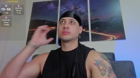 Snapshot of mattsaill_ chatting on February 27, 10:37 am mattsaill_ online show from February 27, 10:37 am