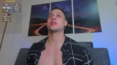 Snapshot of mattsaill_ chatting on February 25, 1:30 am mattsaill_ online show from February 25, 1:30 am