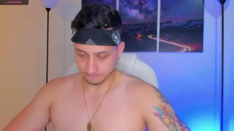 Snapshot of mattsaill_ chatting on December 5, 1:03 am mattsaill_ online show from December 5, 1:03 am
