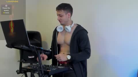Snapshot of mattsaill_ chatting on September 11, 1:48 am mattsaill_ online show from September 11, 1:48 am
