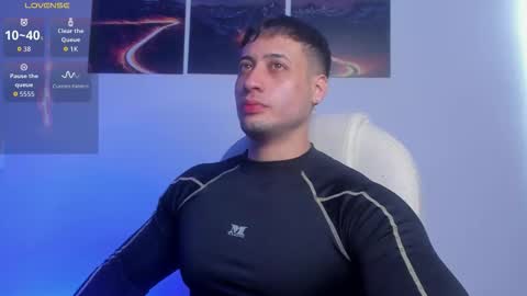 Snapshot of mattsaill_ chatting on October 17, 1:26 pm mattsaill_ online show from October 17, 1:26 pm
