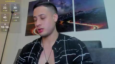 Snapshot of mattsaill_ chatting on February 19, 12:14 am mattsaill_ online show from February 19, 12:14 am