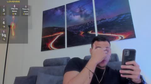 Snapshot of mattsaill_ chatting on January 4, 4:00 pm mattsaill_ online show from January 4, 4:00 pm