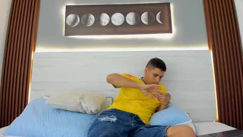 mauro_boy online show from July 3, 7:40 pm