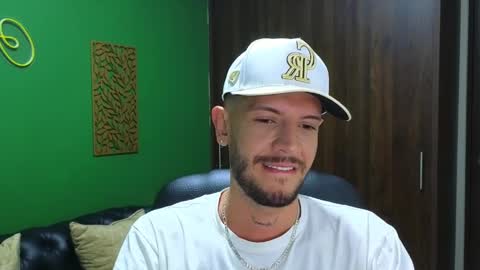 Snapshot of max_tayloor chatting on December 27, 5:09 am Max Taylor online show from December 27, 5:09 am