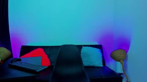 Snapshot of max_wild01 chatting on October 18, 5:40 pm MAX online show from October 18, 5:40 pm