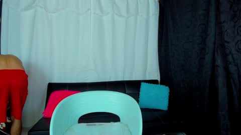 Snapshot of max_wild01 chatting on January 24, 5:21 am MAX online show from January 24, 5:21 am