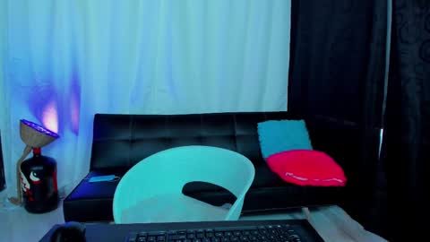 Snapshot of max_wild01 chatting on February 23, 6:41 pm MAX online show from February 23, 6:41 pm