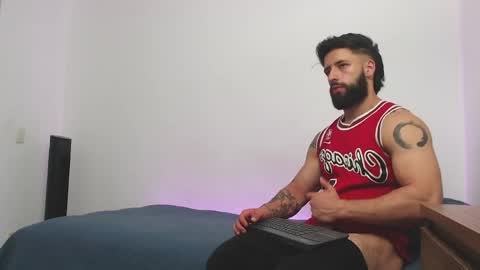 max_xl_ online show from April 21, 1:42 am