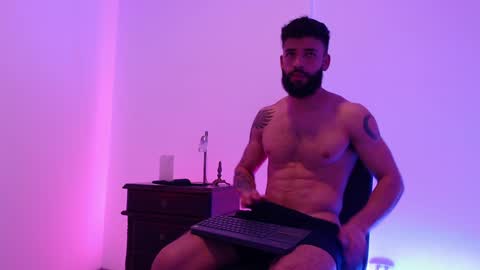 max_xl_ online show from December 15, 12:07 am