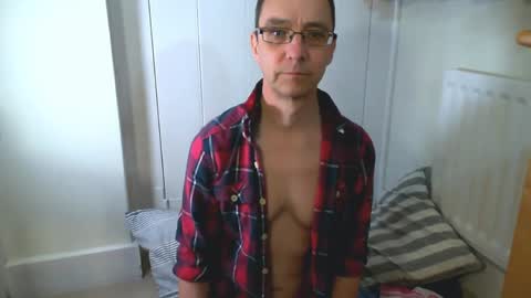 Max Davies online show from April 23, 12:20 pm