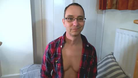 Max Davies online show from March 28, 6:08 pm