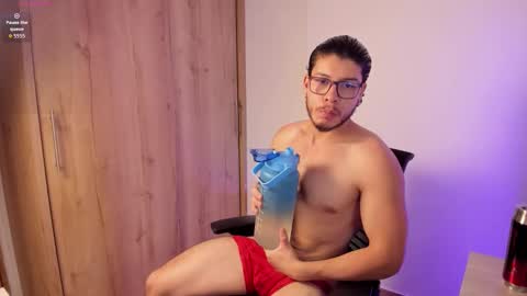 Mikael online show from November 10, 10:42 am