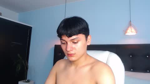 Snapshot of maxii18_ chatting on October 14, 1:07 pm -- -- online show from October 14, 1:07 pm