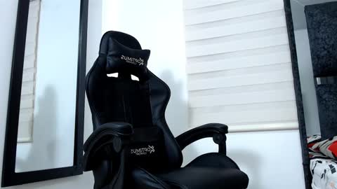 Maximo Sebastian online show from March 12, 7:02 am