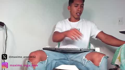 Maximo Aron Vega online show from October 21, 8:23 pm