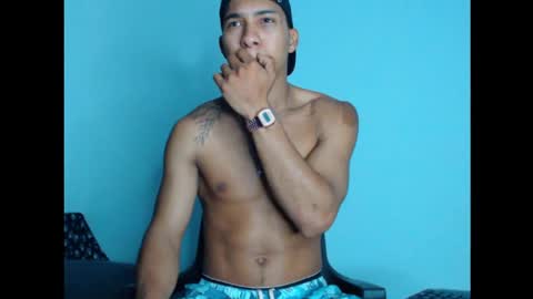 Maximo Aron Vega online show from December 18, 5:04 am