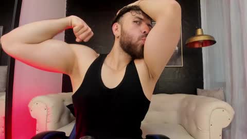 Snapshot of maximo_wolf1 chatting on October 6, 8:13 pm Maximo Wolf online show from October 6, 8:13 pm