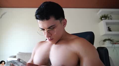 Sebastian online show from February 14, 3:40 pm