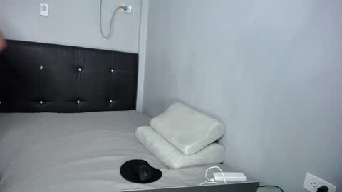 maximohot03 online show from December 5, 11:28 am