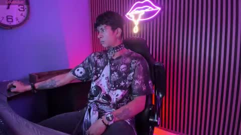 MAXIMO online show from February 17, 3:38 am