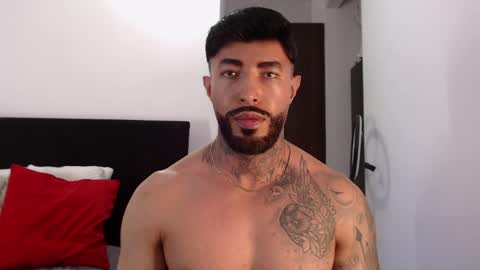 Independent Model online show from June 5, 4:06 am