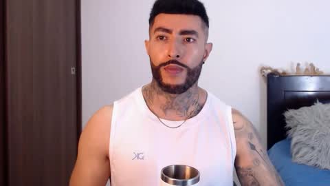 Snapshot of maximus_golden chatting on December 24, 2:54 am Independent Model online show from December 24, 2:54 am