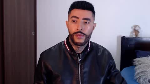 Snapshot of maximus_golden chatting on December 22, 12:28 am Independent Model online show from December 22, 12:28 am