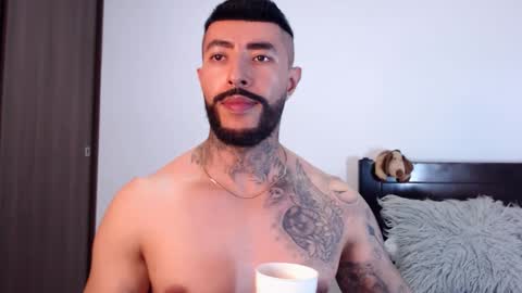 Snapshot of maximus_golden chatting on February 25, 3:42 am Independent Model online show from February 25, 3:42 am