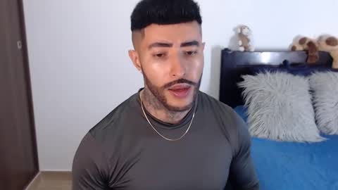 Snapshot of maximus_golden chatting on December 27, 3:42 am Independent Model online show from December 27, 3:42 am