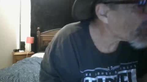 Max online show from February 22, 11:55 am