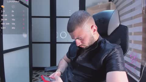 Snapshot of maximusdick1_ chatting on September 27, 8:28 pm Maximus online show from September 27, 8:28 pm