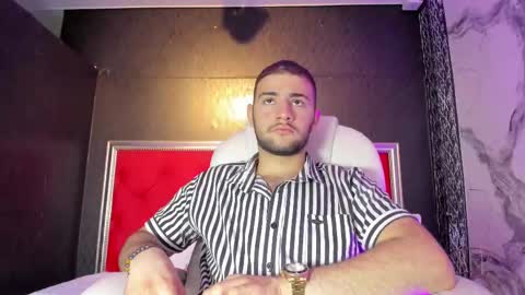 Snapshot of maximusdick1_ chatting on December 9, 12:31 pm Maximus online show from December 9, 12:31 pm