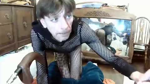 maxjr8008 online show from November 3, 8:40 am