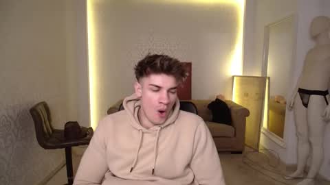 MaxKaiden online show from February 24, 5:32 am