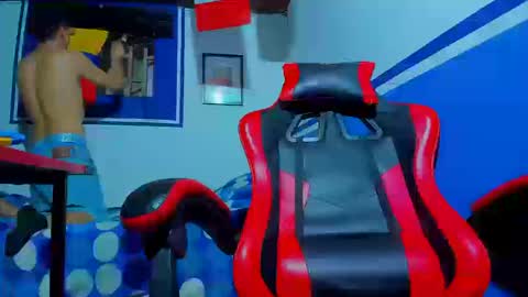 MAX online show from March 14, 8:38 pm