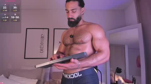 Max online show from February 2, 11:24 pm