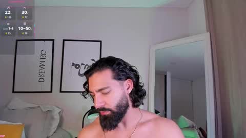 Max online show from December 3, 10:49 pm