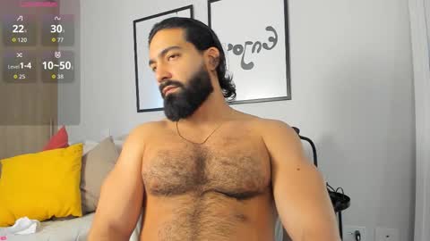 Snapshot of maxstrong01 chatting on October 2, 4:00 pm Max online show from October 2, 4:00 pm