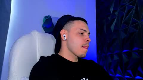 MAX online show from February 12, 3:40 pm