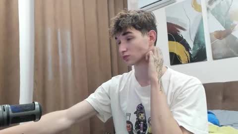 maxwellchik online show from October 3, 1:27 pm