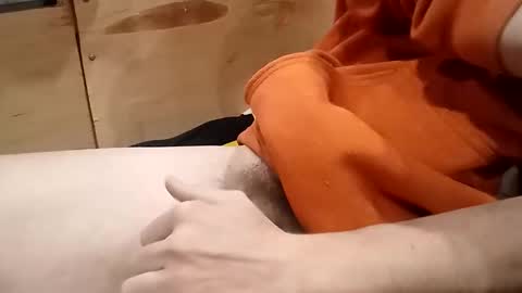 Max online show from December 18, 5:42 pm