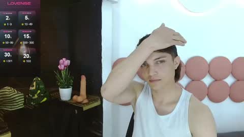 MaxxLouis online show from May 21, 8:02 pm